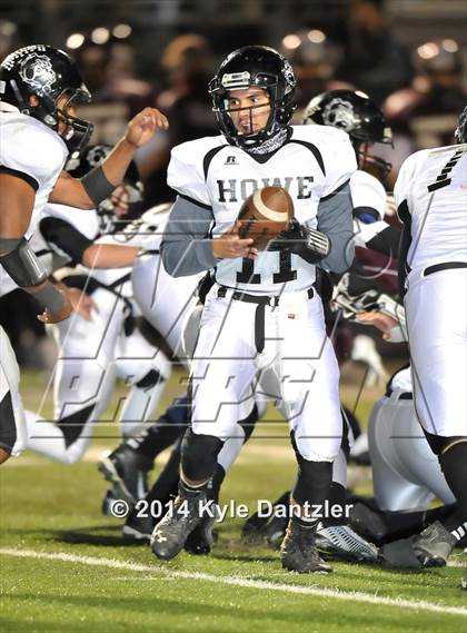 Thumbnail 1 in Cooper vs. Howe (UIL 3A Division 2 Region 2 Bi-District) photogallery.