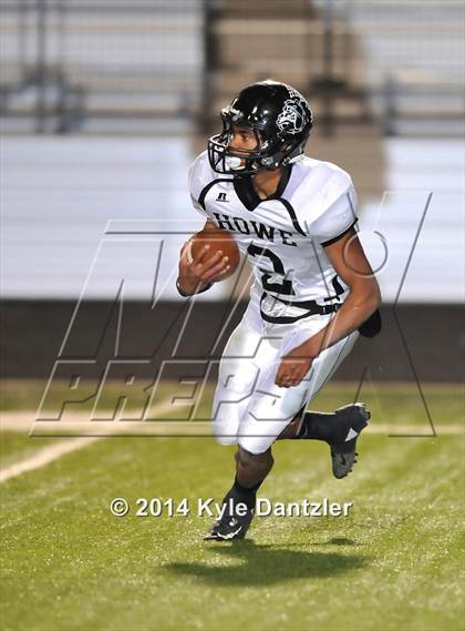 Thumbnail 2 in Cooper vs. Howe (UIL 3A Division 2 Region 2 Bi-District) photogallery.