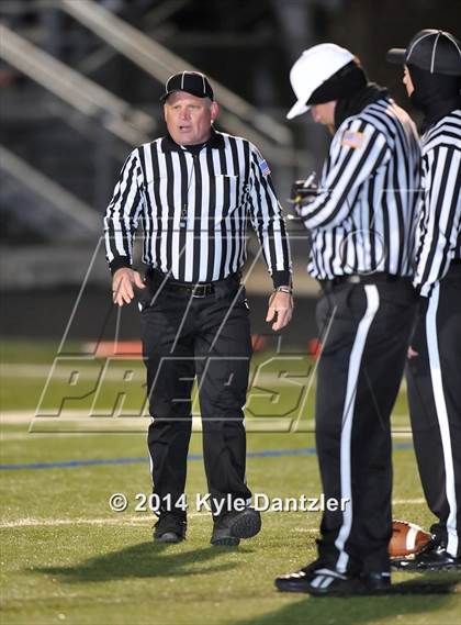 Thumbnail 2 in Cooper vs. Howe (UIL 3A Division 2 Region 2 Bi-District) photogallery.