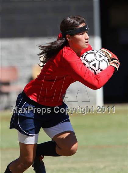 Thumbnail 1 in Dobyns-Bennett vs Farragut (Bearden Invitational) photogallery.