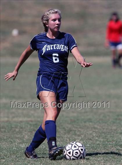 Thumbnail 2 in Dobyns-Bennett vs Farragut (Bearden Invitational) photogallery.