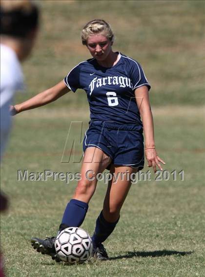 Thumbnail 1 in Dobyns-Bennett vs Farragut (Bearden Invitational) photogallery.