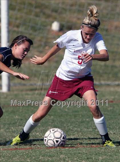 Thumbnail 3 in Dobyns-Bennett vs Farragut (Bearden Invitational) photogallery.