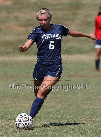 Thumbnail 3 in Dobyns-Bennett vs Farragut (Bearden Invitational) photogallery.