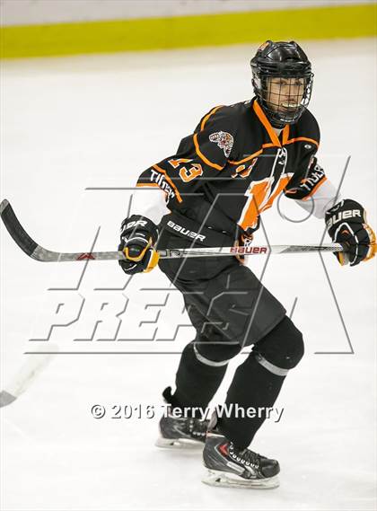 Thumbnail 3 in Mamaroneck vs. Pittsford (NYSPHSAA Division 1 Semifinal) photogallery.