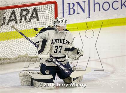 Thumbnail 3 in Mamaroneck vs. Pittsford (NYSPHSAA Division 1 Semifinal) photogallery.