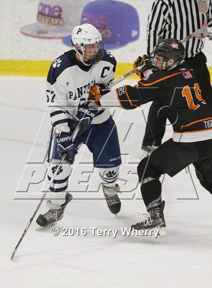 Thumbnail 3 in Mamaroneck vs. Pittsford (NYSPHSAA Division 1 Semifinal) photogallery.