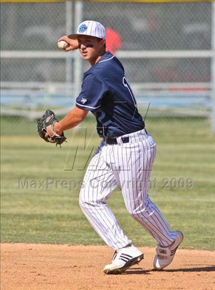 Thumbnail 1 in Golden Valley @ Saugus photogallery.