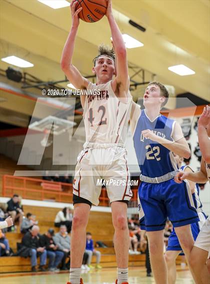 Thumbnail 1 in Washington vs. Quincy photogallery.