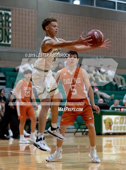 Thumbnail 1 in Eagle Pass @ Cole photogallery.
