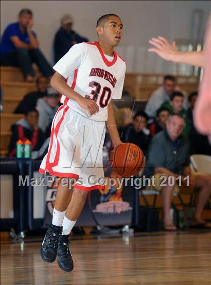 Thumbnail 3 in Skyline vs. Harvard-Westlake (MaxPreps Holiday Classic) photogallery.