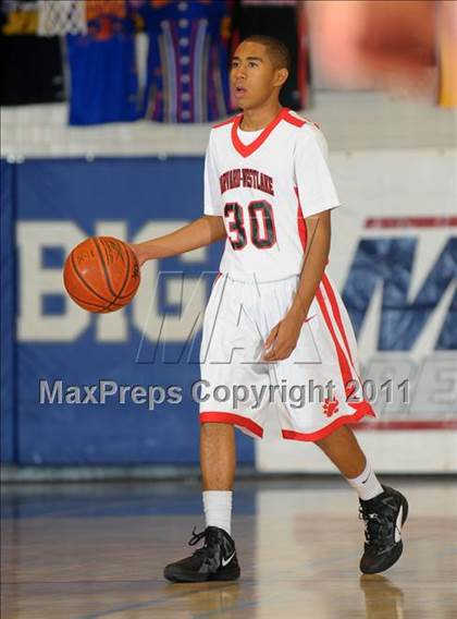 Thumbnail 2 in Skyline vs. Harvard-Westlake (MaxPreps Holiday Classic) photogallery.