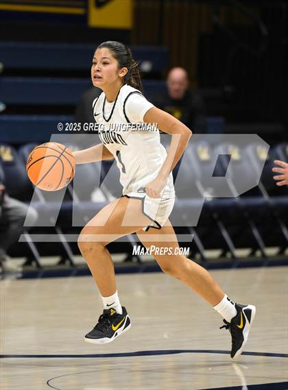 Thumbnail 1 in San Ramon Valley vs. Bishop O'Dowd (Jason Kidd Invitational) photogallery.