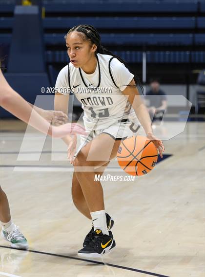 Thumbnail 2 in San Ramon Valley vs. Bishop O'Dowd (Jason Kidd Invitational) photogallery.