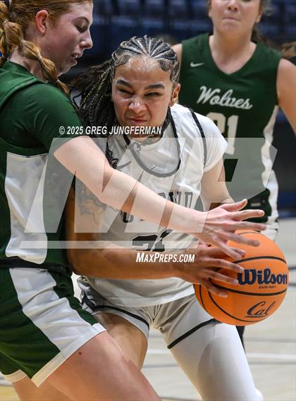 Thumbnail 1 in San Ramon Valley vs. Bishop O'Dowd (Jason Kidd Invitational) photogallery.