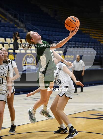 Thumbnail 1 in San Ramon Valley vs. Bishop O'Dowd (Jason Kidd Invitational) photogallery.