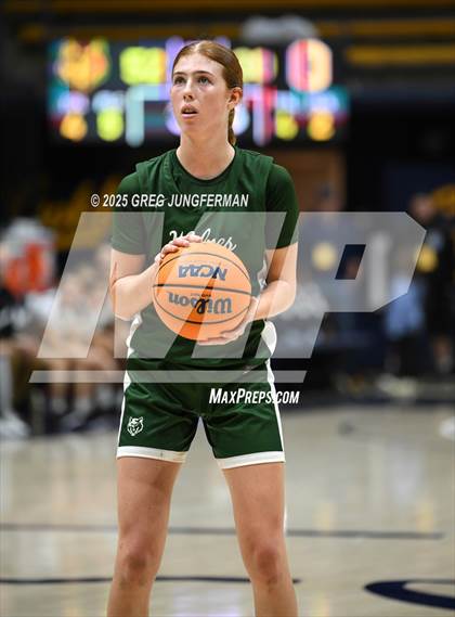 Thumbnail 3 in San Ramon Valley vs. Bishop O'Dowd (Jason Kidd Invitational) photogallery.