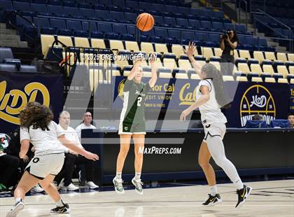 Thumbnail 3 in San Ramon Valley vs. Bishop O'Dowd (Jason Kidd Invitational) photogallery.
