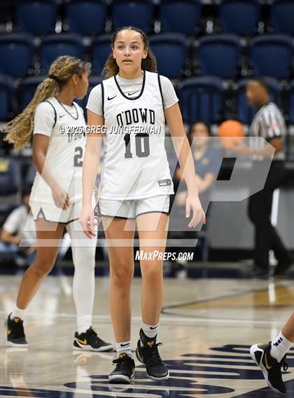 Thumbnail 3 in San Ramon Valley vs. Bishop O'Dowd (Jason Kidd Invitational) photogallery.