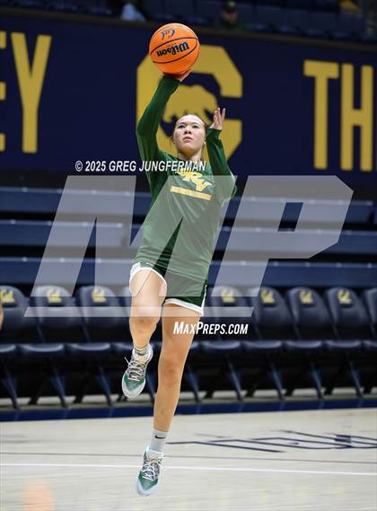 Thumbnail 2 in San Ramon Valley vs. Bishop O'Dowd (Jason Kidd Invitational) photogallery.