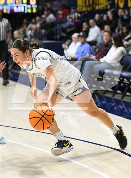 Thumbnail 2 in San Ramon Valley vs. Bishop O'Dowd (Jason Kidd Invitational) photogallery.