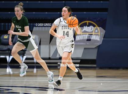 Thumbnail 2 in San Ramon Valley vs. Bishop O'Dowd (Jason Kidd Invitational) photogallery.