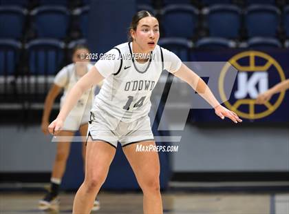 Thumbnail 3 in San Ramon Valley vs. Bishop O'Dowd (Jason Kidd Invitational) photogallery.