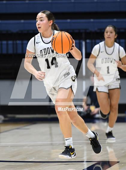 Thumbnail 2 in San Ramon Valley vs. Bishop O'Dowd (Jason Kidd Invitational) photogallery.