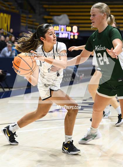 Thumbnail 2 in San Ramon Valley vs. Bishop O'Dowd (Jason Kidd Invitational) photogallery.