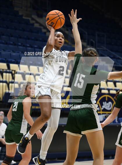 Thumbnail 3 in San Ramon Valley vs. Bishop O'Dowd (Jason Kidd Invitational) photogallery.