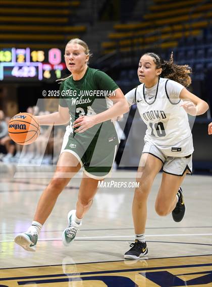 Thumbnail 2 in San Ramon Valley vs. Bishop O'Dowd (Jason Kidd Invitational) photogallery.