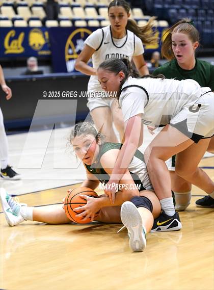 Thumbnail 1 in San Ramon Valley vs. Bishop O'Dowd (Jason Kidd Invitational) photogallery.
