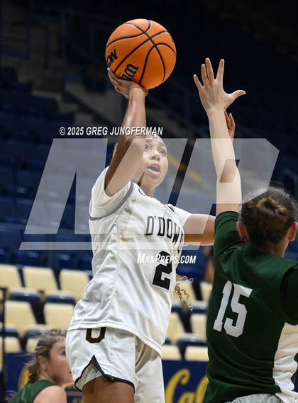 Thumbnail 1 in San Ramon Valley vs. Bishop O'Dowd (Jason Kidd Invitational) photogallery.