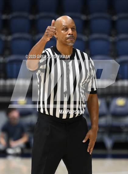 Thumbnail 3 in San Ramon Valley vs. Bishop O'Dowd (Jason Kidd Invitational) photogallery.