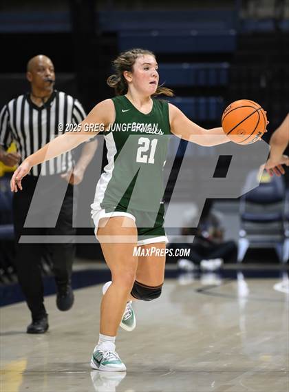 Thumbnail 1 in San Ramon Valley vs. Bishop O'Dowd (Jason Kidd Invitational) photogallery.