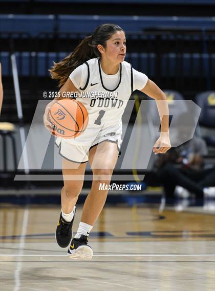 Thumbnail 2 in San Ramon Valley vs. Bishop O'Dowd (Jason Kidd Invitational) photogallery.