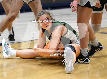 Thumbnail 2 in San Ramon Valley vs. Bishop O'Dowd (Jason Kidd Invitational) photogallery.