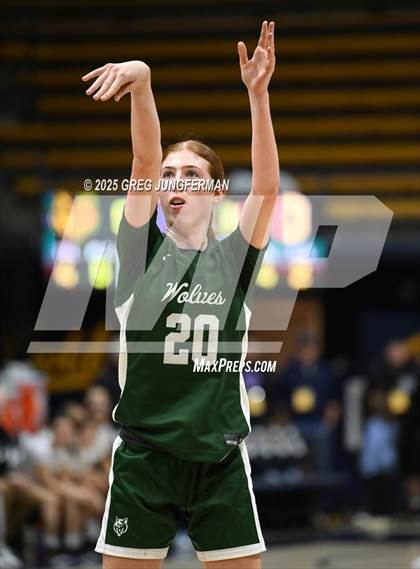 Thumbnail 1 in San Ramon Valley vs. Bishop O'Dowd (Jason Kidd Invitational) photogallery.