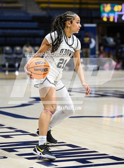 Thumbnail 1 in San Ramon Valley vs. Bishop O'Dowd (Jason Kidd Invitational) photogallery.