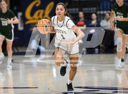 Thumbnail 3 in San Ramon Valley vs. Bishop O'Dowd (Jason Kidd Invitational) photogallery.