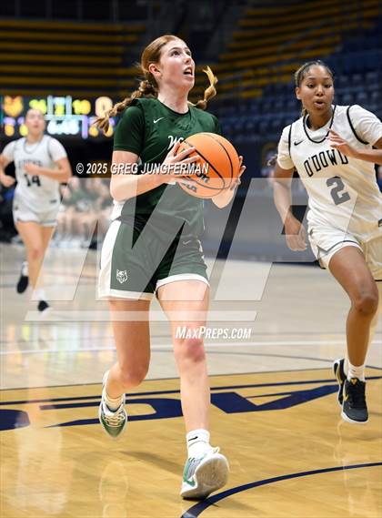 Thumbnail 1 in San Ramon Valley vs. Bishop O'Dowd (Jason Kidd Invitational) photogallery.