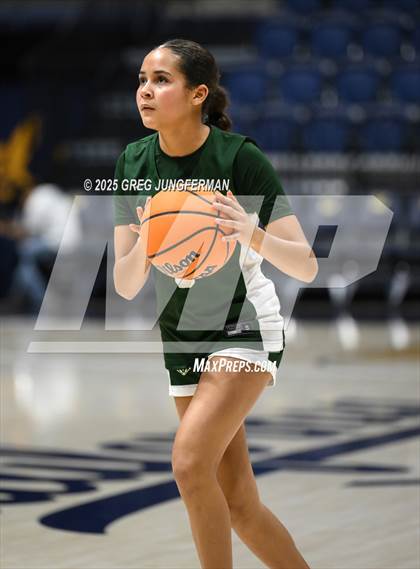 Thumbnail 2 in San Ramon Valley vs. Bishop O'Dowd (Jason Kidd Invitational) photogallery.