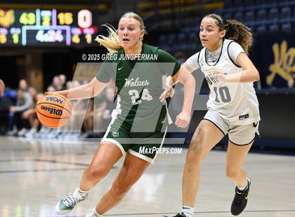 Thumbnail 1 in San Ramon Valley vs. Bishop O'Dowd (Jason Kidd Invitational) photogallery.