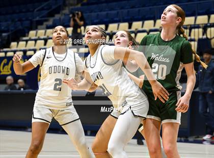 Thumbnail 2 in San Ramon Valley vs. Bishop O'Dowd (Jason Kidd Invitational) photogallery.