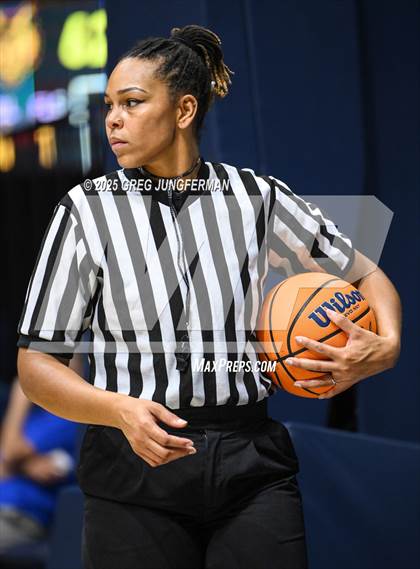 Thumbnail 2 in San Ramon Valley vs. Bishop O'Dowd (Jason Kidd Invitational) photogallery.