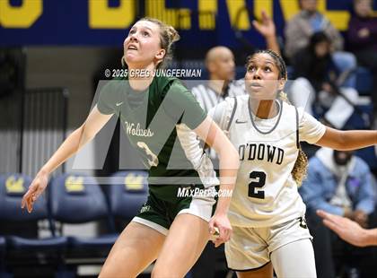 Thumbnail 1 in San Ramon Valley vs. Bishop O'Dowd (Jason Kidd Invitational) photogallery.