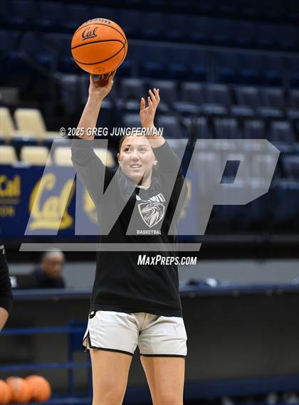 Thumbnail 2 in San Ramon Valley vs. Bishop O'Dowd (Jason Kidd Invitational) photogallery.