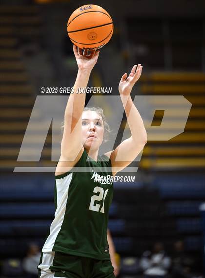 Thumbnail 3 in San Ramon Valley vs. Bishop O'Dowd (Jason Kidd Invitational) photogallery.