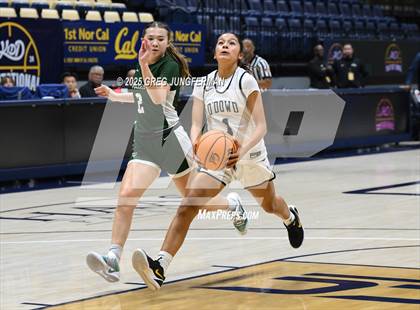 Thumbnail 3 in San Ramon Valley vs. Bishop O'Dowd (Jason Kidd Invitational) photogallery.