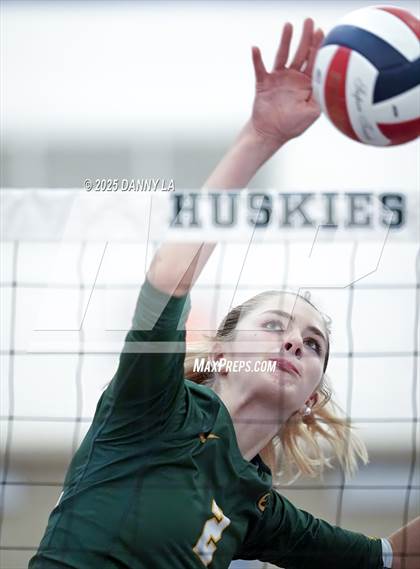 Thumbnail 1 in Georgetown Visitation Prep vs. Bishop Ireton photogallery.